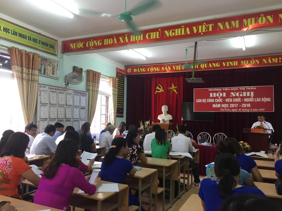 Hội nghị CBCC, VC và NLĐ năm học 2017 – 2018 Trường TH Thị Trấn